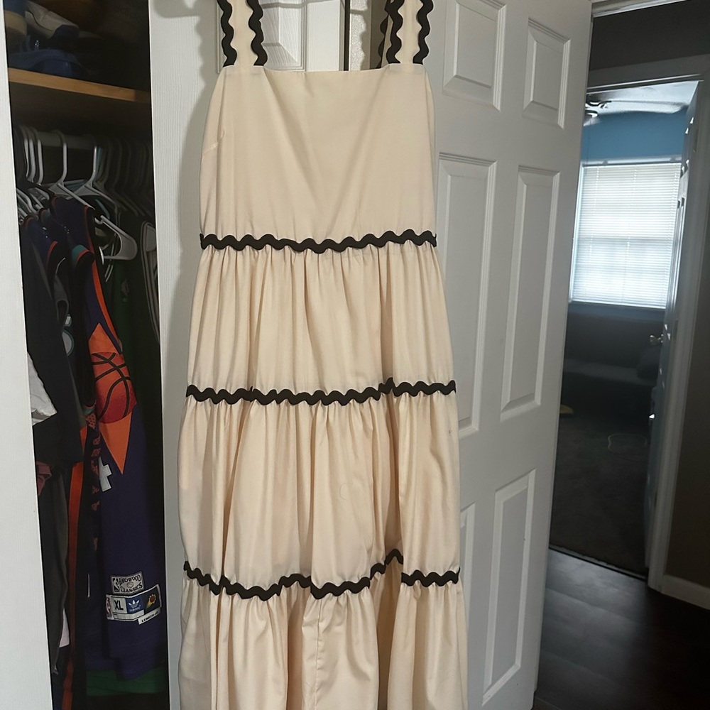 Chic Soul Cream Maxi Dress with Square Neck and Sleeveless Design